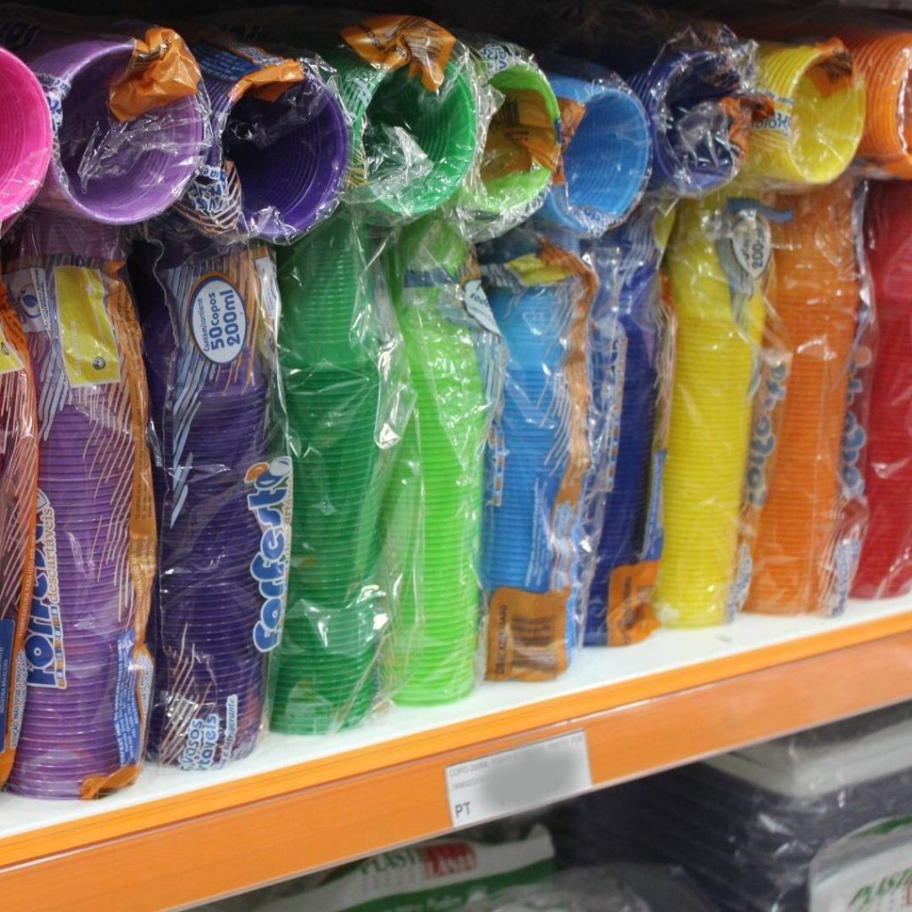 COPOS DESCARTÁVEIS NA MACRO EMBALAGENS EM TAUBATÉ