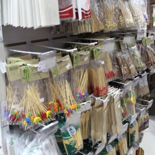 PALITOS DECORADOS NA MACRO EMBALAGENS EM TAUBATÉ